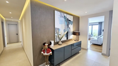 Bodrum Gümüşlükte Satılık Güvenlikli Denize Sıfır Sitede Manzaralı Daire