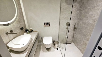 Bodrum Gümüşlükte Satılık Güvenlikli Denize Sıfır Sitede Manzaralı Daire