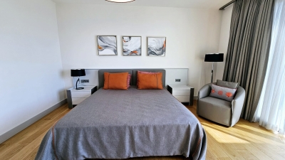 Bodrum Gümüşlükte Satılık Güvenlikli Denize Sıfır Sitede Manzaralı Daire