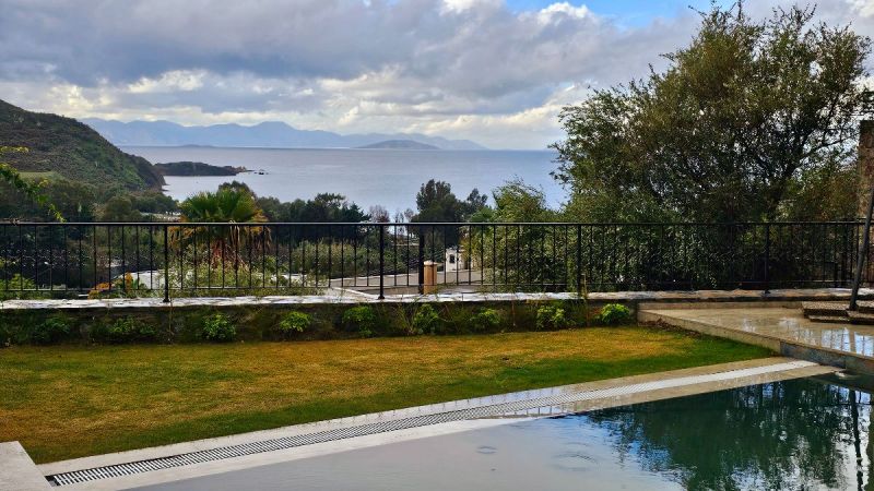 Bodrum Gümüşlükte Satılık Özel Havuzlu Manzaralı Villa