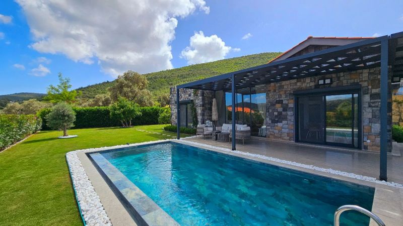 Bodrum Kızılağaçta Satılık Tek Katlı Doğa Manzaralı Özel Havuzlu Müstakil Villa