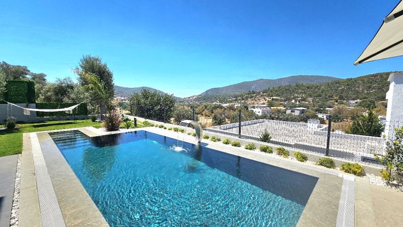 Bodrum Yalıçiftlikte Satılık 675 m2 Arsa içinde Tam Müstakil Villa