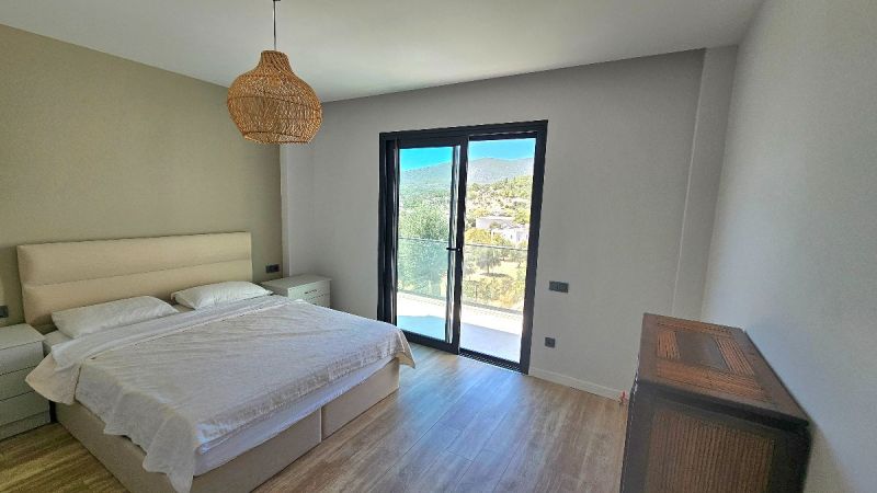 Bodrum Yalıçiftlikte Satılık 675 m2 Arsa içinde Tam Müstakil Villa