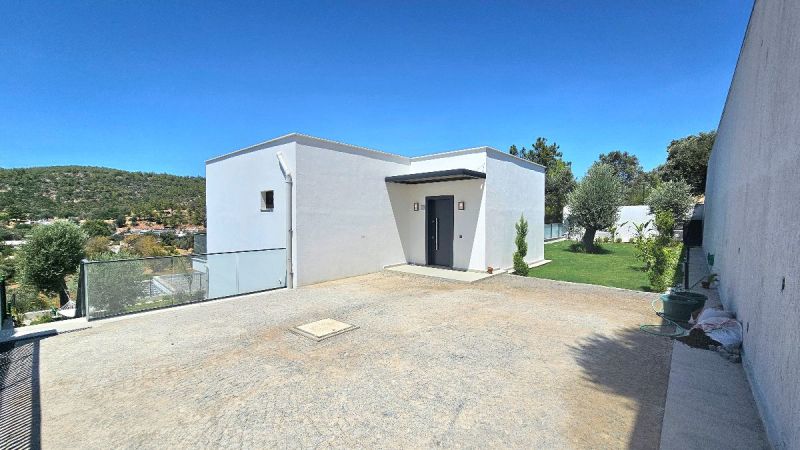 Bodrum Yalıçiftlikte Satılık 675 m2 Arsa içinde Tam Müstakil Villa