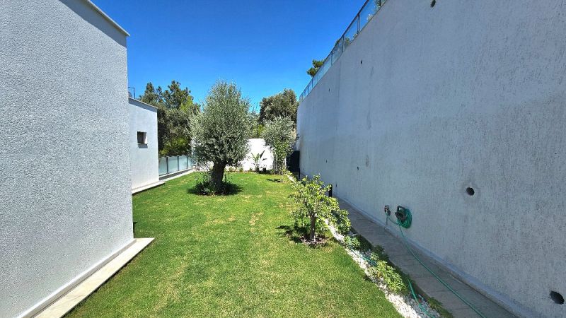 Bodrum Yalıçiftlikte Satılık 675 m2 Arsa içinde Tam Müstakil Villa