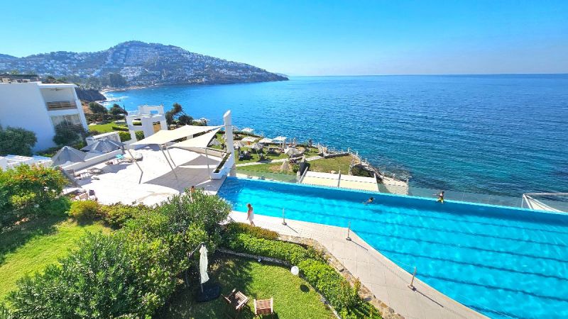 Bodrum Yalıkavakta Satılık Denize Sıfır Özel Plajlı Sitede Deniz Manzaralı Daire