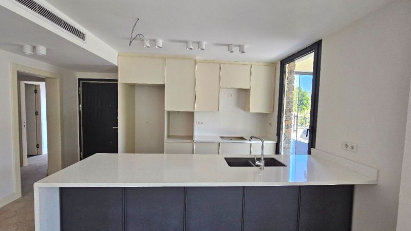 Bodrum Yalıçiftlikte Satılık Güvenlikli Sitede Ormanın içinde Özel Havuzlu Geniş Bahçeli 4+1 Sıfır Villa