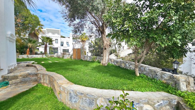 Bodrum Konacıkta Satılık 4+2 Müstakil Bahçeli Manzaralı Villa