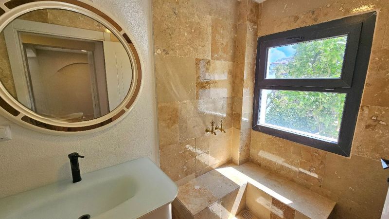 Bodrum Gümüşlükte Satılık Deniz Manzaralı ikiz Tripleks Villa