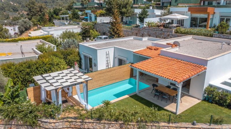 Bodrum Torbada Satılık Özel Havuzlu Bahçeli Dubleks