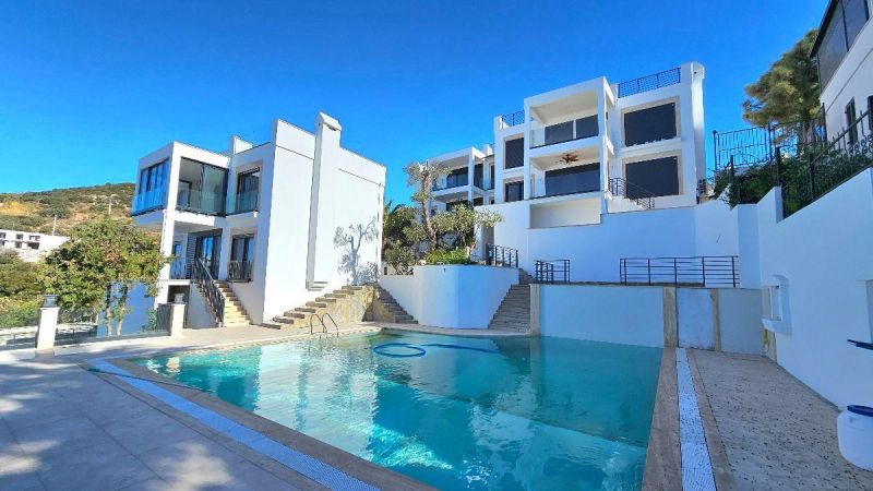 Bodrum Gümüşlükte Satılık Havuzlu Sitede 4+2 Müstakil Villa