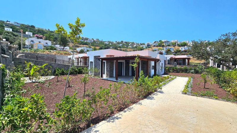 Bodrum Kadıkalesinde Satılık 3+1 Tek Katlı Geniş Bahçeli Yeni Yapılmış Müstakil Sıfır Villa