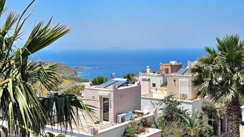 Bodrum Gümüşlük'te Satılık Havuzlu Sitede Müstakil Bahçeli 3+1 Villa