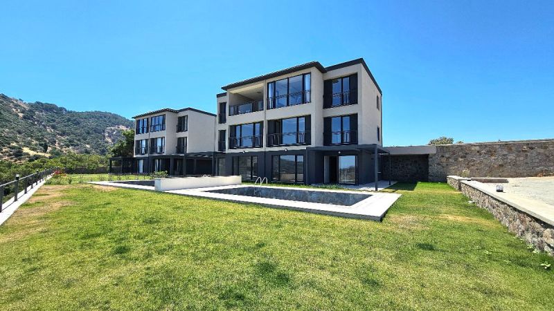 Bodrum Yalıkavakta Satılık Özel Havuzlu Deniz ve Doğa Manzaralı Geniş Bahçeli 5+1 Yeni Yapılmış Sıfır Villa