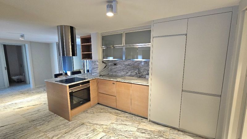 Bodrum Yalıkavakta Satılık Denize Sıfır özel Kum Plajlı Site içinde Eşyalı 4+1 Rezidans Daire