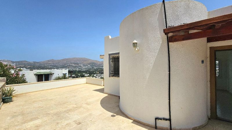 Bodrun Gümüşlükte Satılık Havuzlu Sitede Bahçeli 3+1 Dubleks Ev