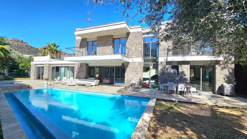 Bodrum Yalıkavakta Satılık özel Havuzlu Denize Yakın Tam Müstakil Villa