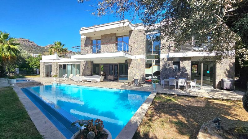 Bodrum Yalıkavakta Satılık özel Havuzlu Denize Yakın Tam Müstakil Villa
