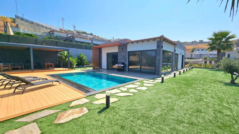 Bodrum Gümüşlükte Satılık özel Havuzlu Geniş Bahçeli 3+1 tek katlı müstakil villa
