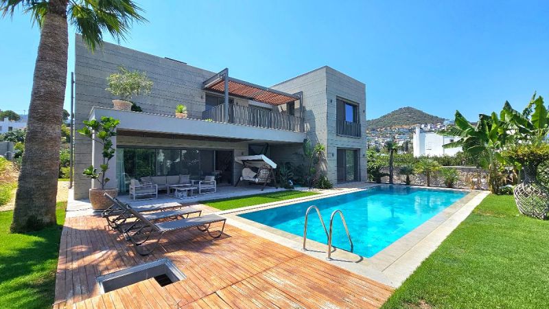 Bodrum Yalıkavakta Satılık özel Havuzlu Geniş Bahçeli Merkezi 5+1 Müstakil Sıfır Villa