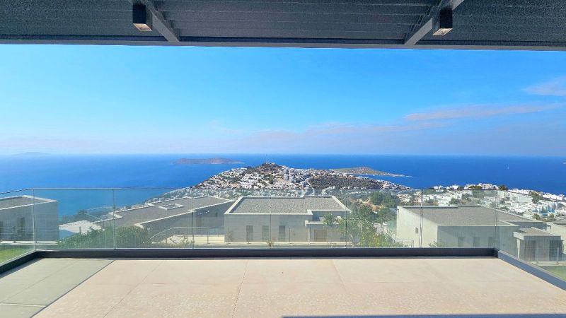 Bodrum Gümüşlükte Satılık Deniz Manzaralı 4+1 Müstakil Havuzlu villa
