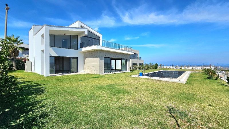 Bodrum Gündoğanda Satılık Müstakil Havuzlu Deniz Manzaralı 7+1 Sıfır Villa