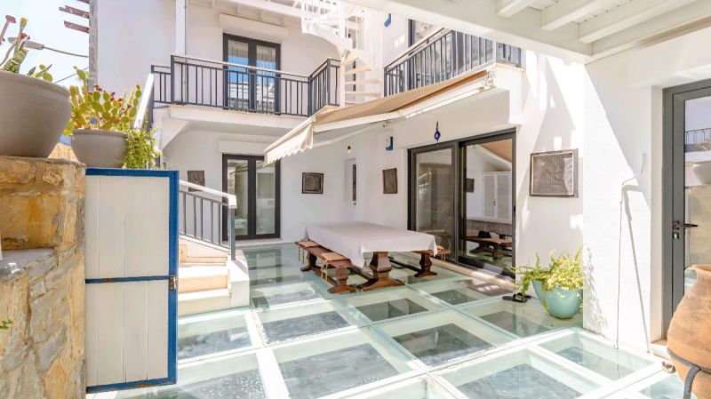 Bodrum Merkezde Satılık Denize 50 Metre Marinaya 100 Metre Mesafede 2+1 Daire