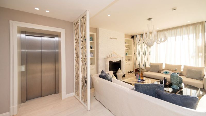 Bodrum Gündoğanda Satılık Denize Sıfır özel Plajlı sitede özel Havuzlu Deniz Manzaralı 5+1 Villa