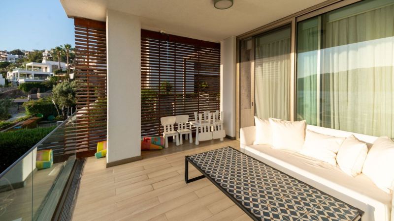 Bodrum Gündoğanda Satılık Denize Sıfır özel Plajlı sitede özel Havuzlu Deniz Manzaralı 5+1 Villa