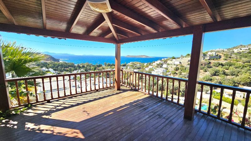 Bodrum Gümüşlükte Satılık Havuzlu Sitede Manzaralı 3+1 Müstakil Villa