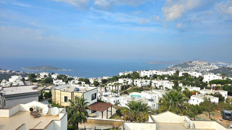 Bodrum Gümüşlükte Satılık Bahçeli Deniz Manzaralı 2+1 Müstakil Villa