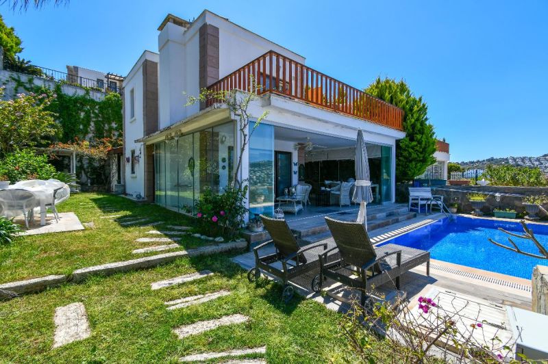 Bodrum Gündoğanda Satılık özel Havuzlu Deniz Manzaralı Müstakil Villa